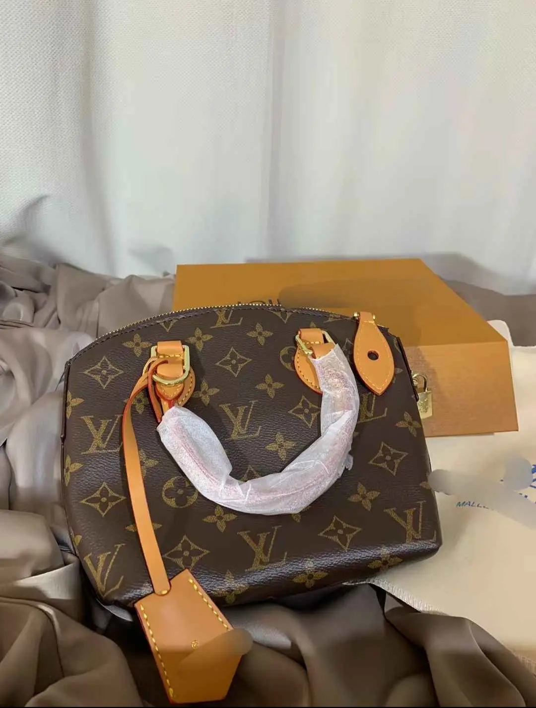 حقيبة يد للعيد